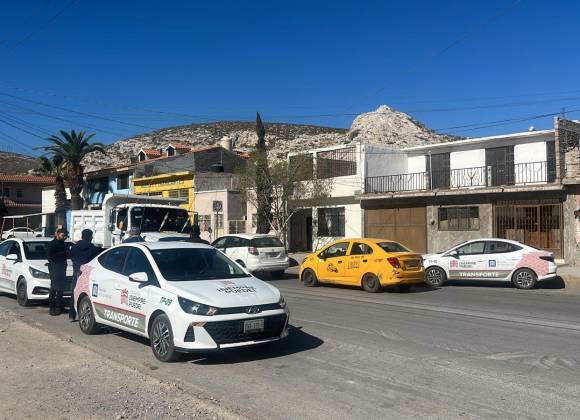 Revisan que unidades de transporte público circulen con documentos en regla