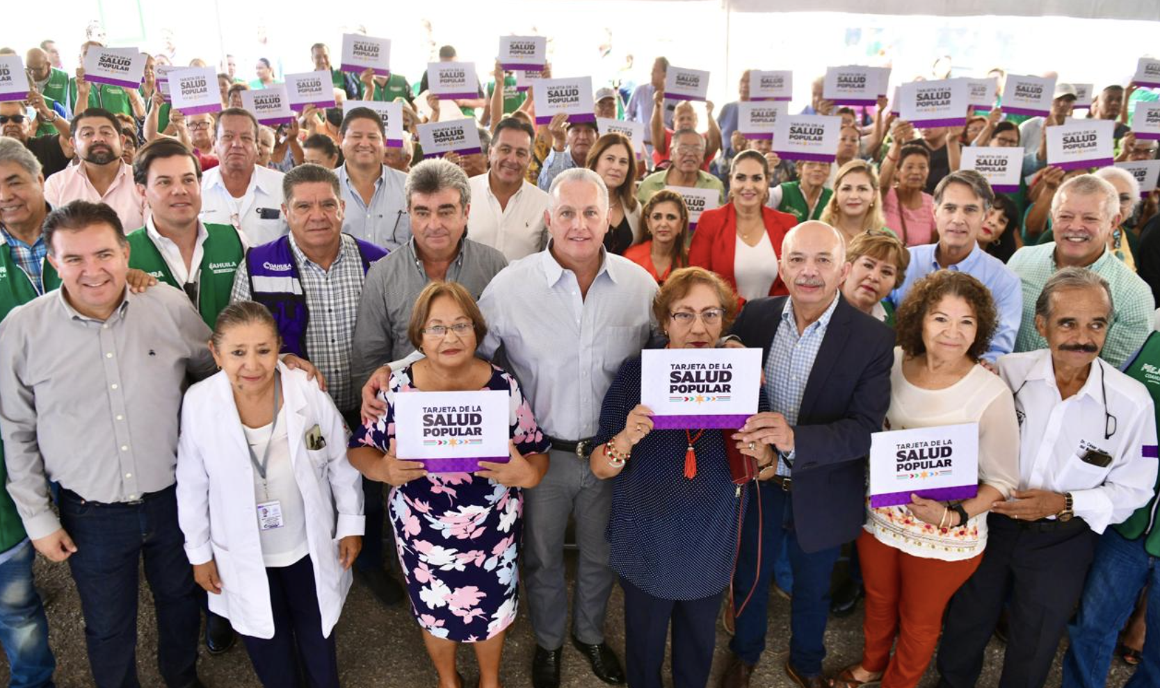 Entregan la Tarjeta de la Salud Popular en Torreón