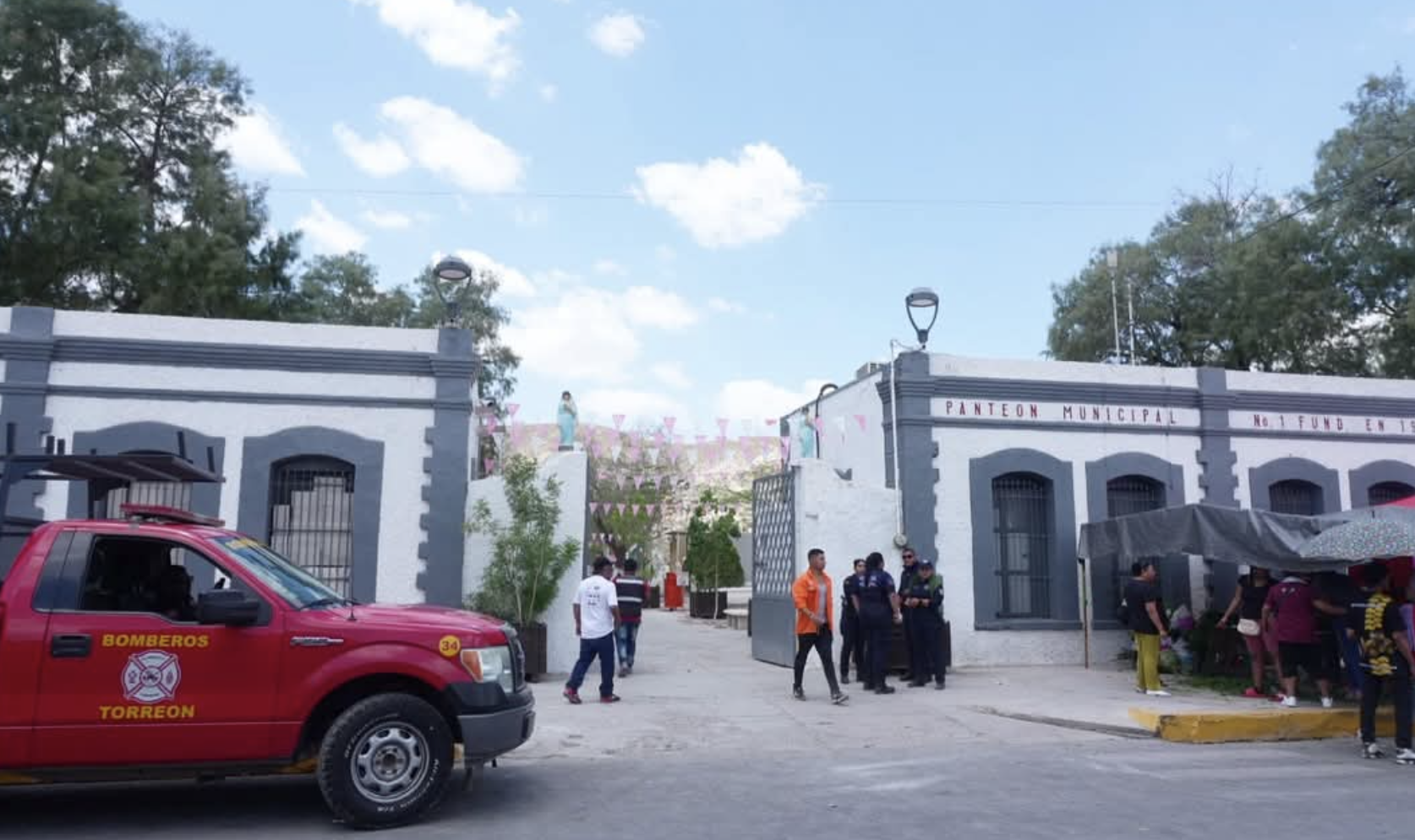 Alrededor de 30 mil personas visitaron los panteones de Torreón este fin de semana por el Día de la Madre